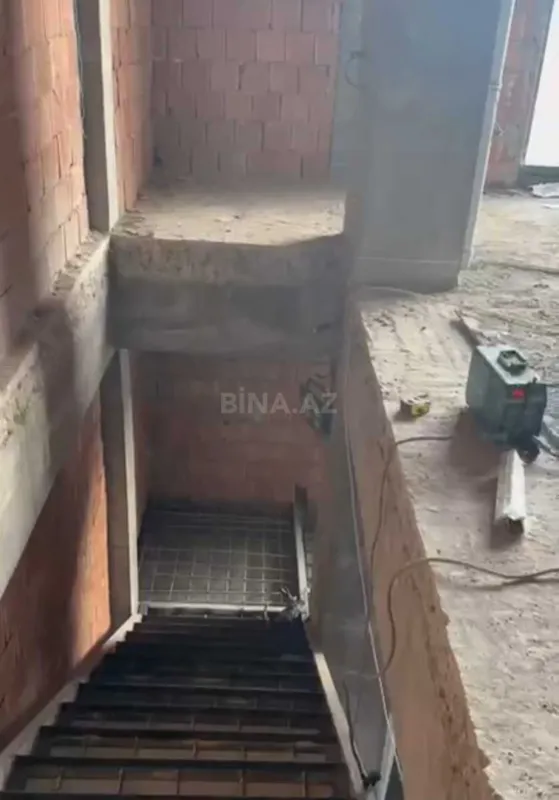 Satılır obyekt 323 m²