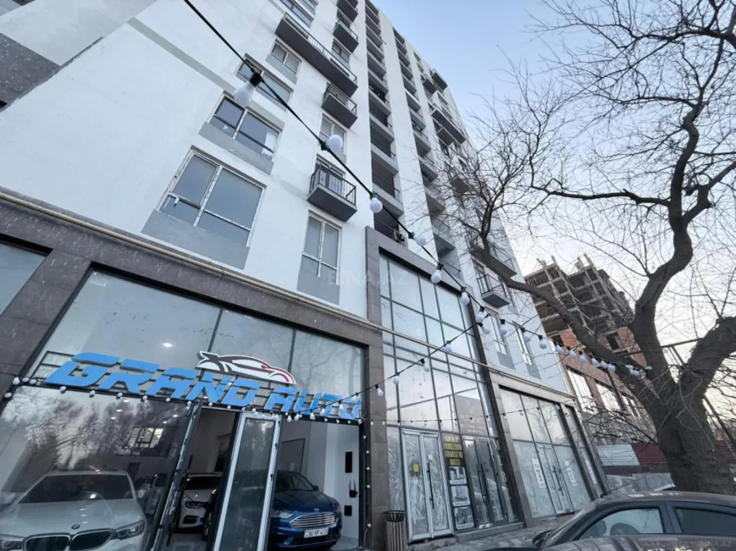 Satılır obyekt 323 m²