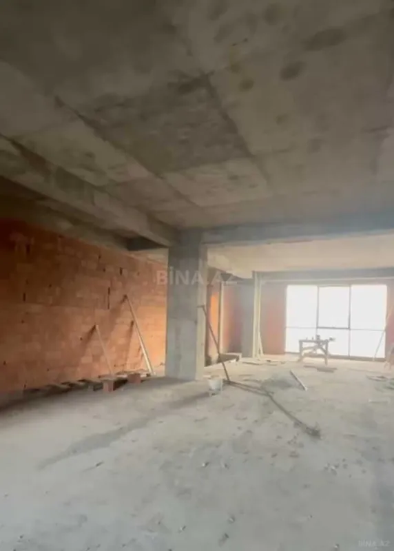 Satılır obyekt 323 m²