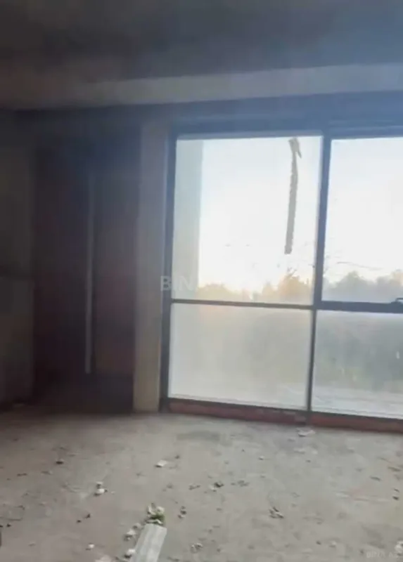 Satılır obyekt 323 m²