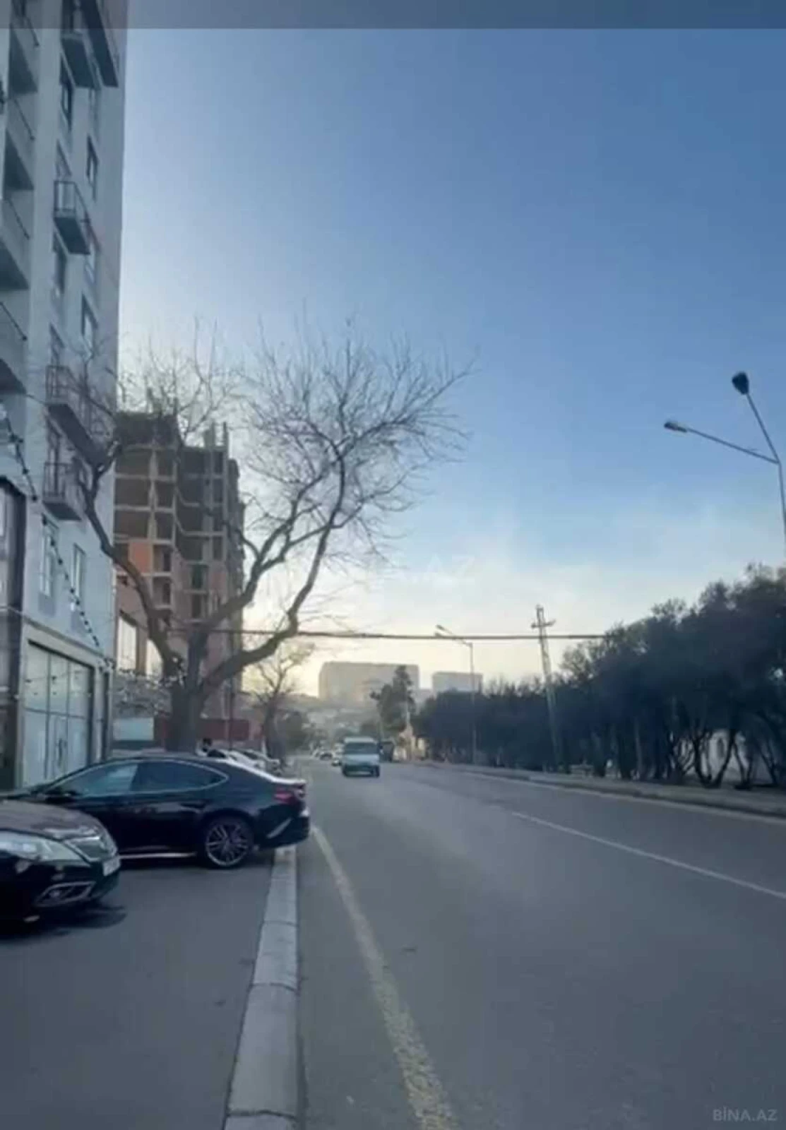 Satılır obyekt 323 m²