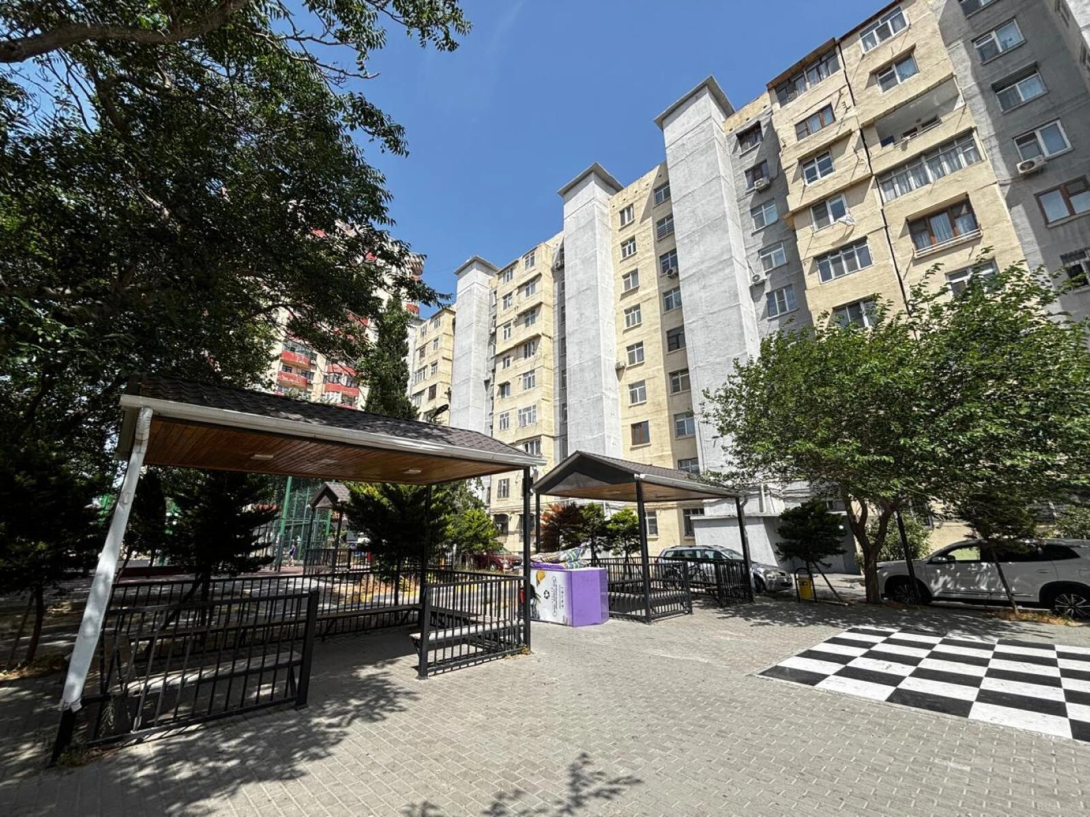 Satılır 2 otaqlı mənzil 60.7 m²