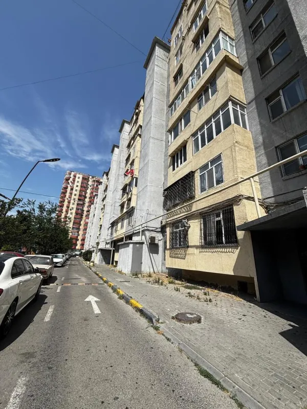 Satılır 2 otaqlı mənzil 60.7 m²