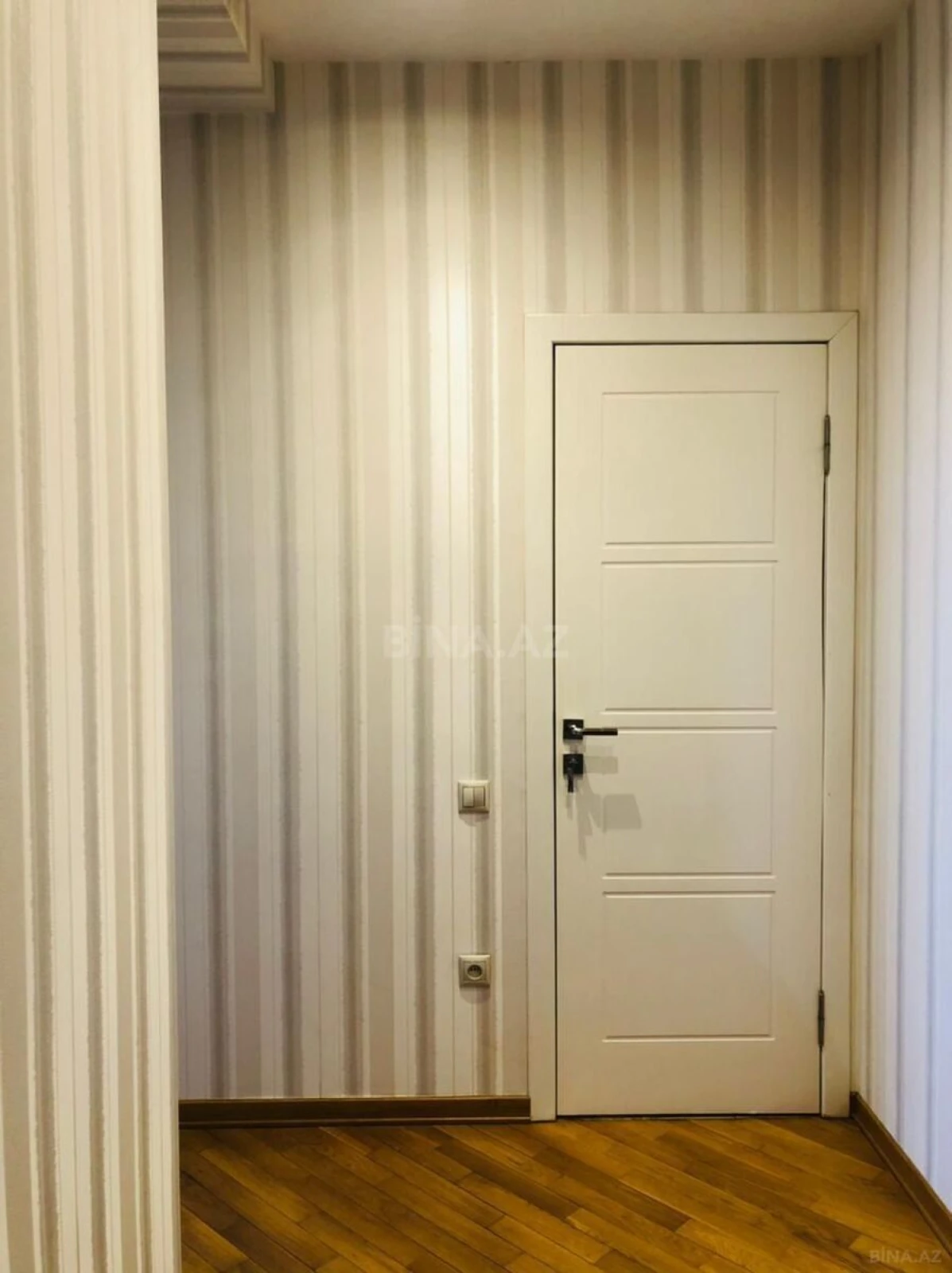 Satılır 2 otaqlı mənzil 81 m²