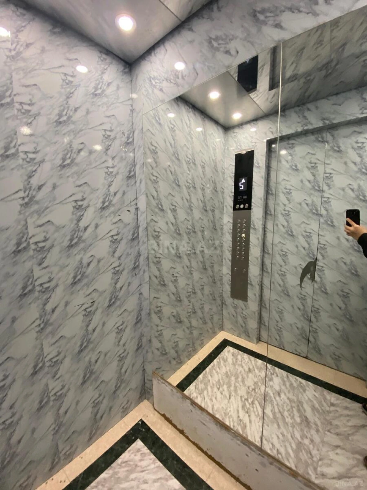 Satılır 3 otaqlı mənzil 70 m²