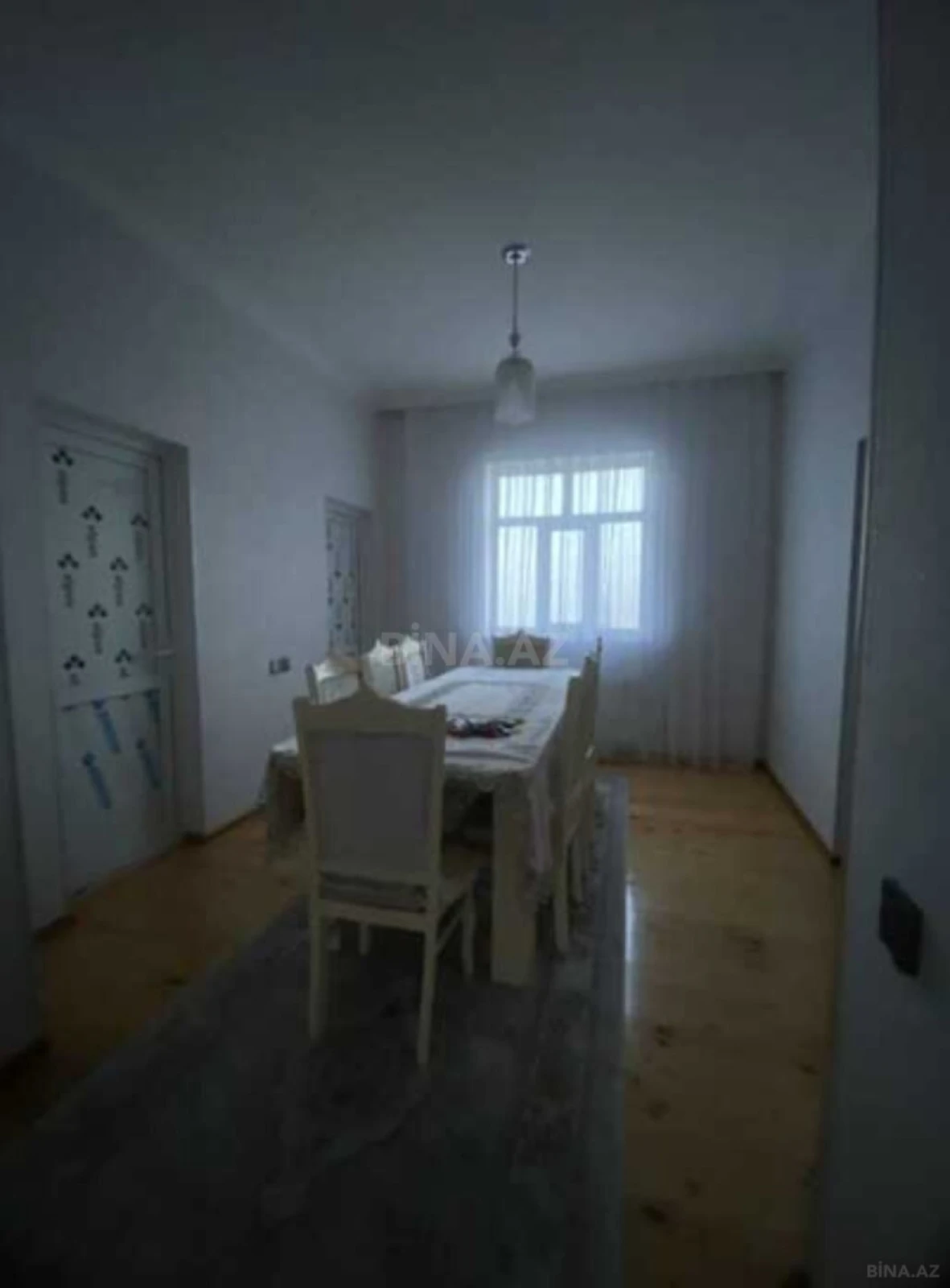 Satılır 8 otaqlı həyət evi 528 m²