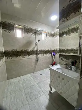 Satılır 8 otaqlı həyət evi 528 m²