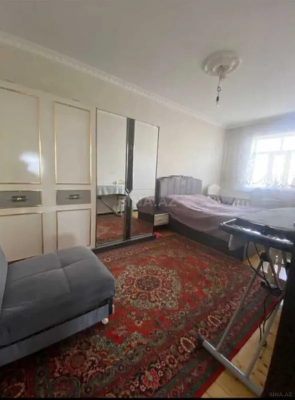 Satılır 8 otaqlı həyət evi 528 m²