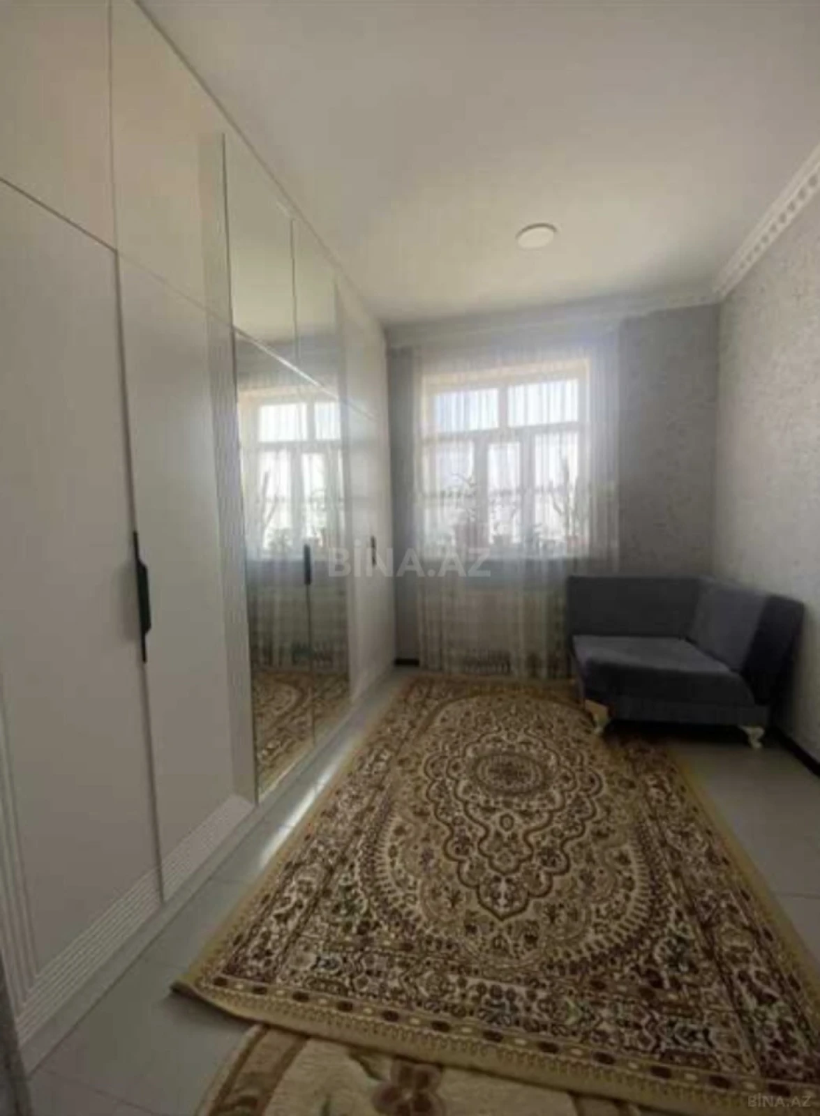 Satılır 8 otaqlı həyət evi 528 m²