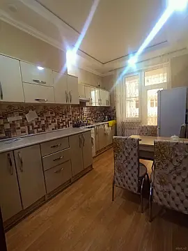 Kirayə verilir 2 otaqlı mənzil 60 m²