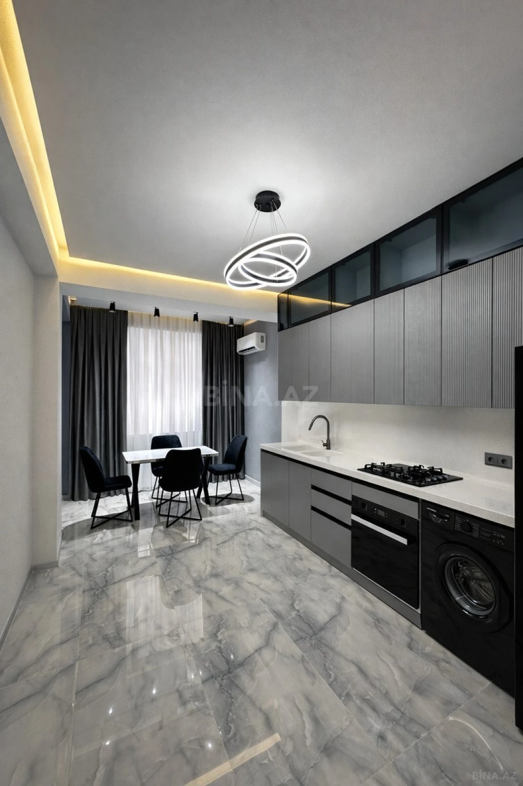 Satılır 2 otaqlı mənzil 88 m²