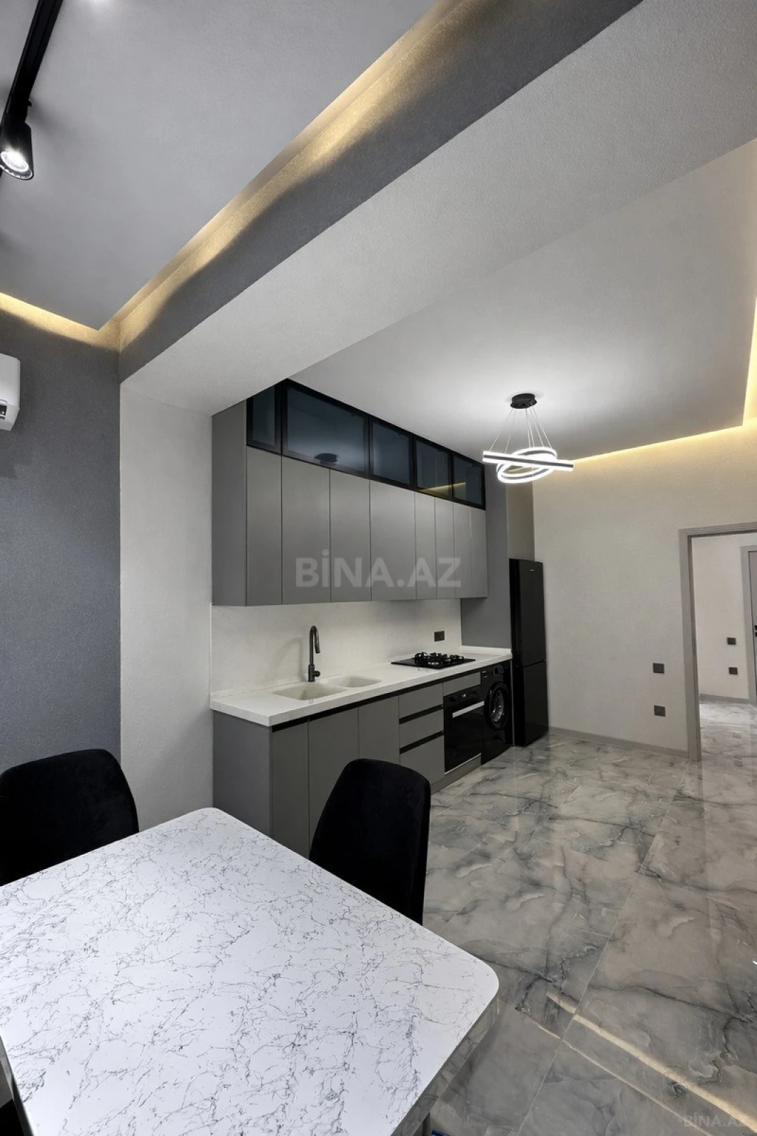 Satılır 2 otaqlı mənzil 88 m²
