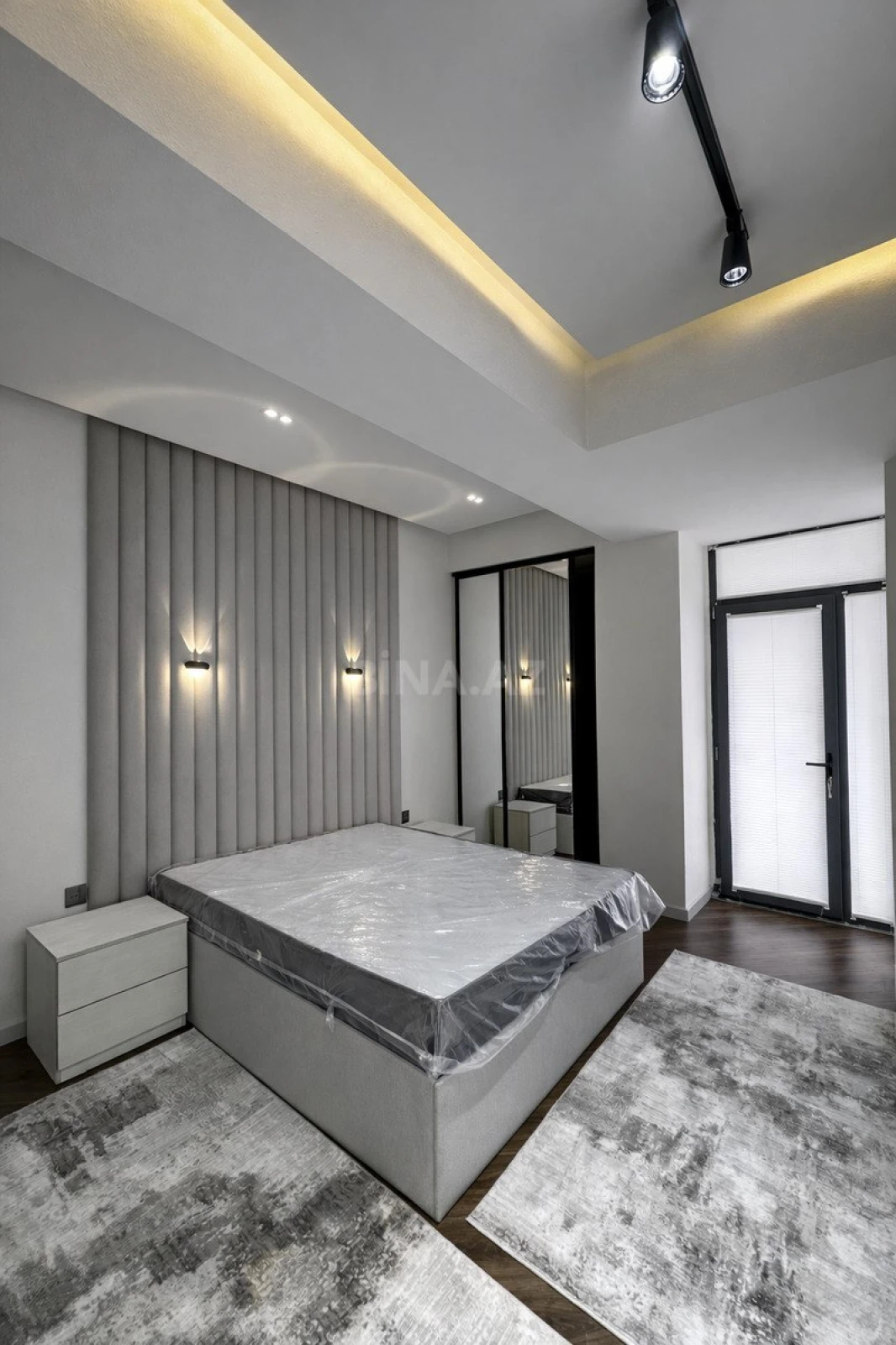 Satılır 2 otaqlı mənzil 88 m²