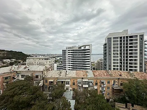 Satılır 3 otaqlı mənzil 92 m²