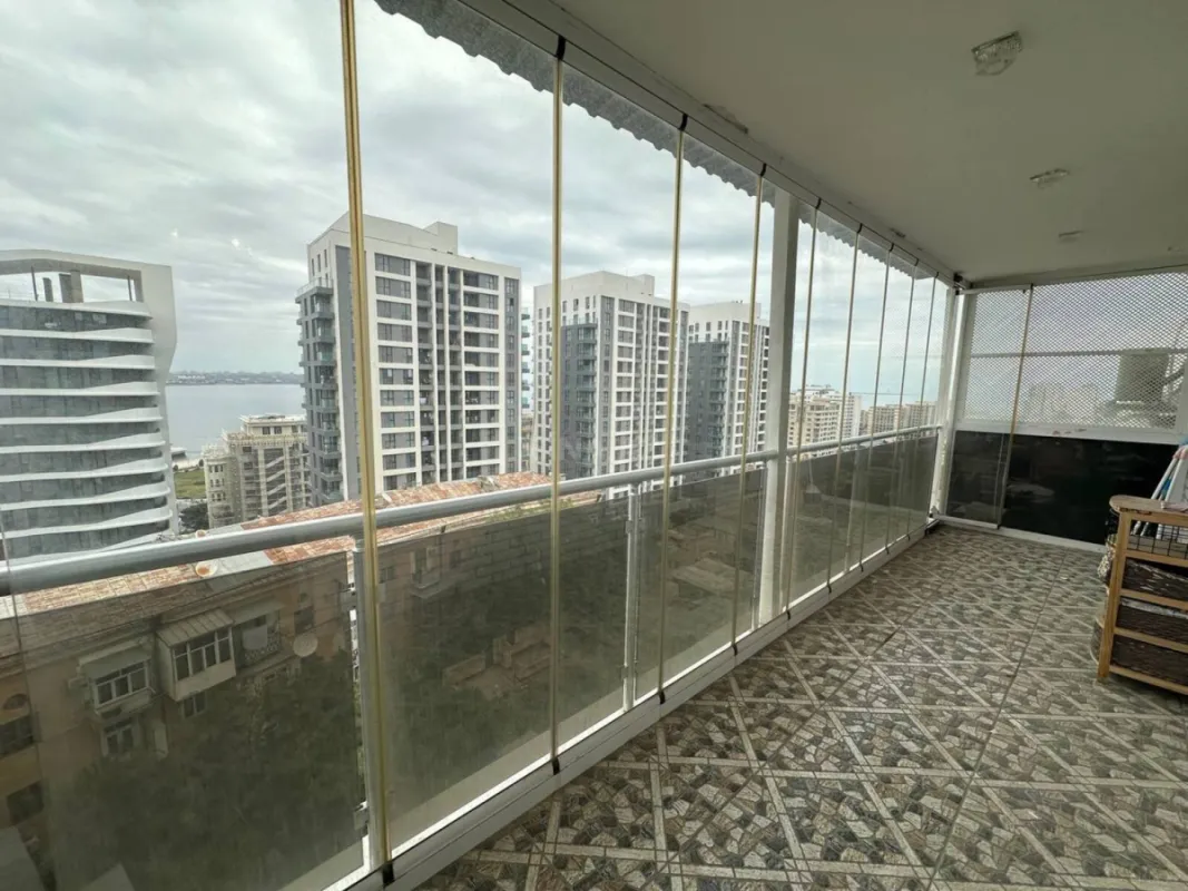 Satılır 3 otaqlı mənzil 92 m²