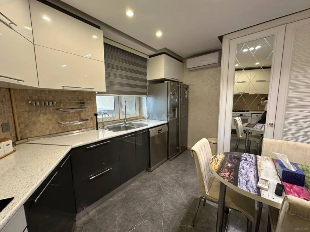 Satılır 3 otaqlı mənzil 92 m²