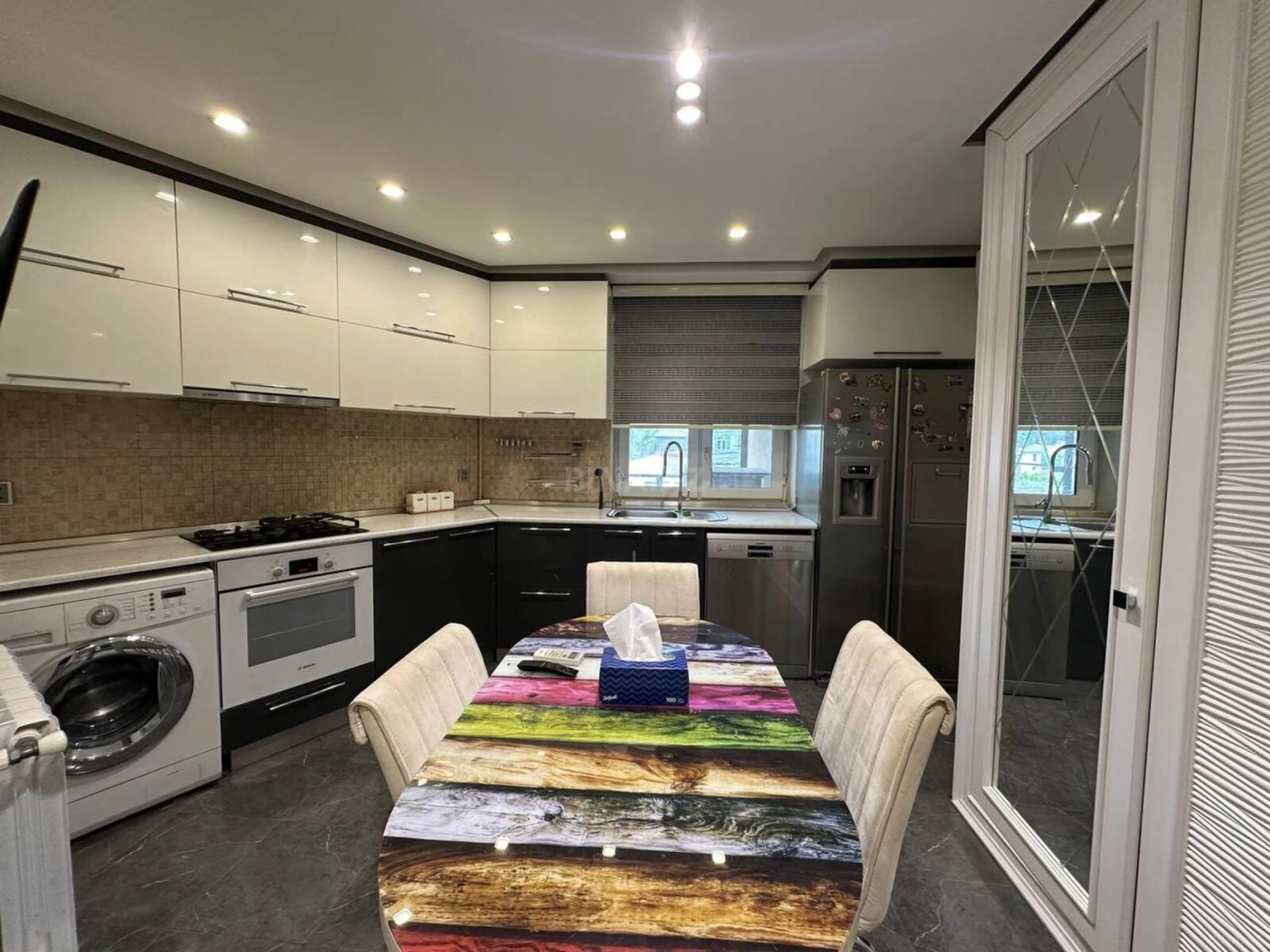 Satılır 3 otaqlı mənzil 92 m²
