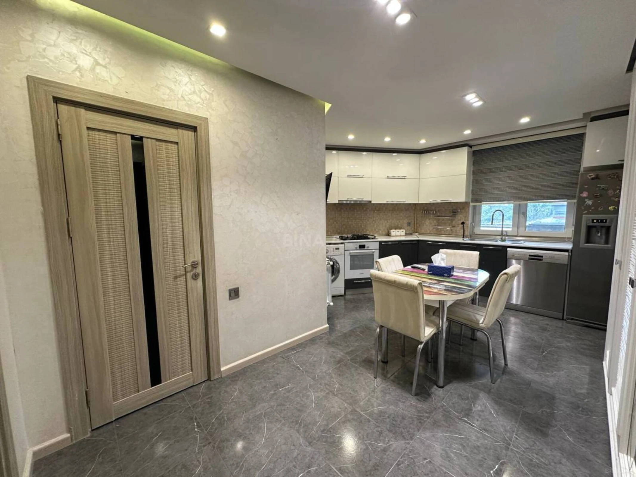 Satılır 3 otaqlı mənzil 92 m²