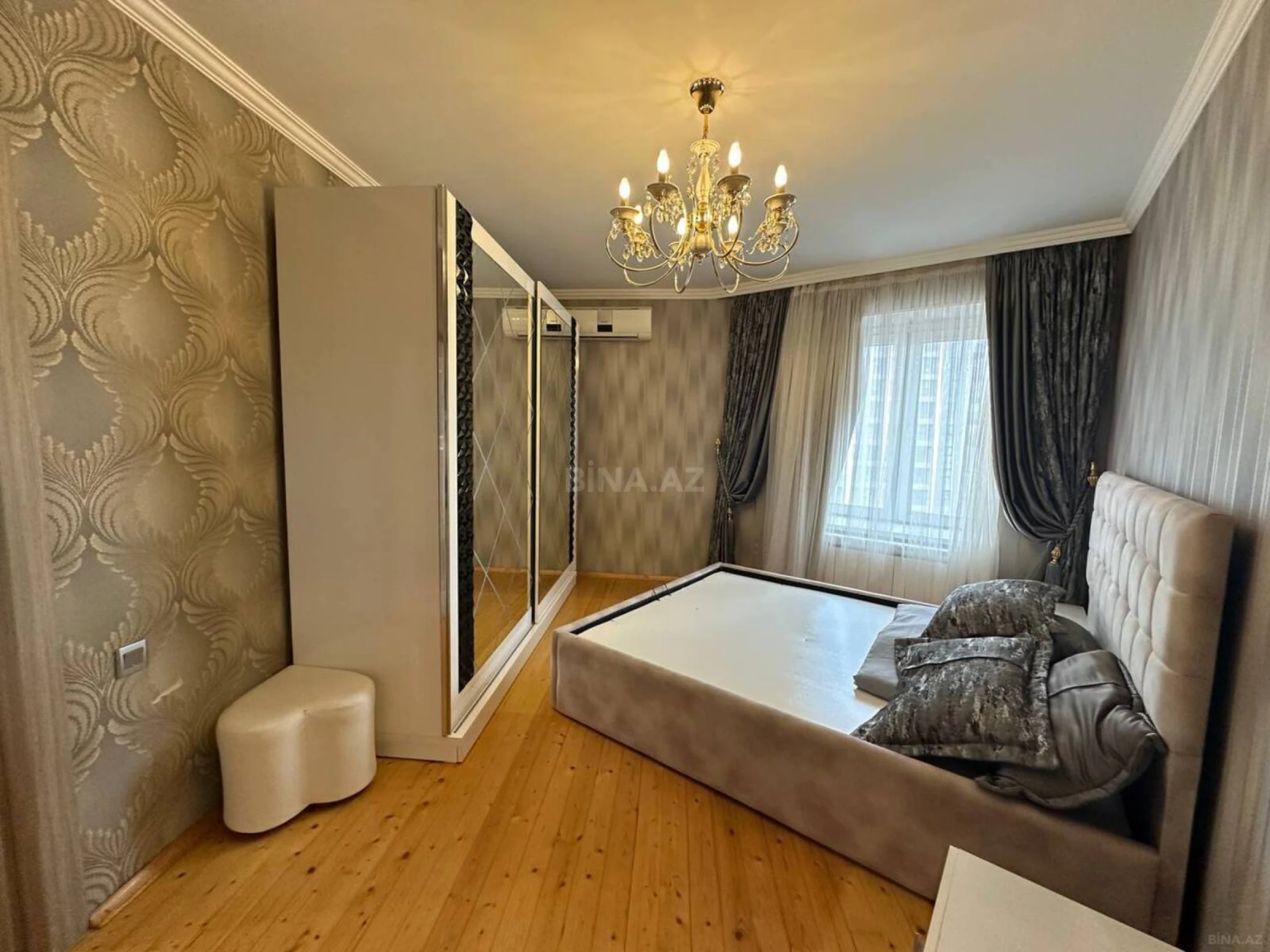 Satılır 3 otaqlı mənzil 92 m²