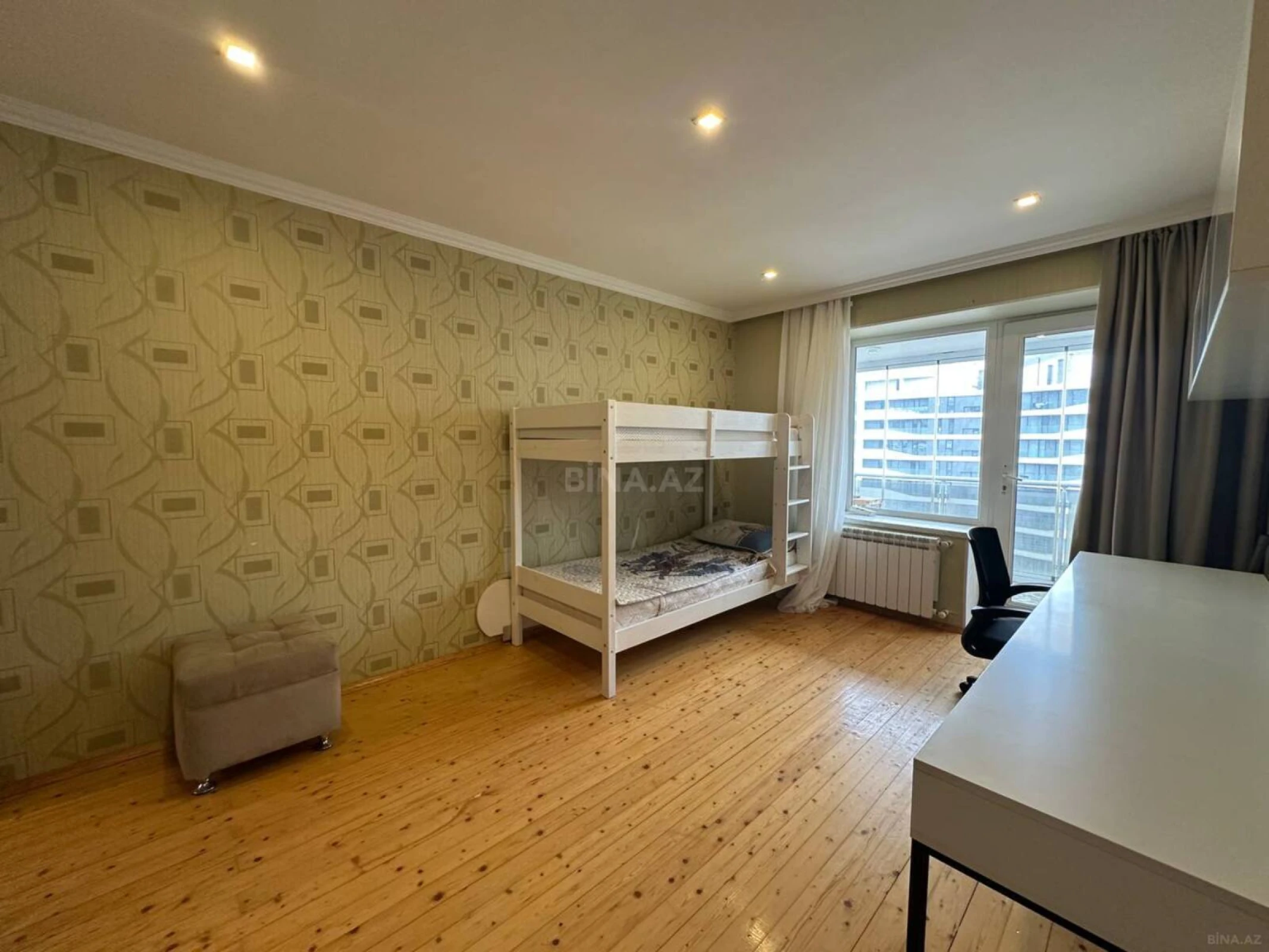 Satılır 3 otaqlı mənzil 92 m²