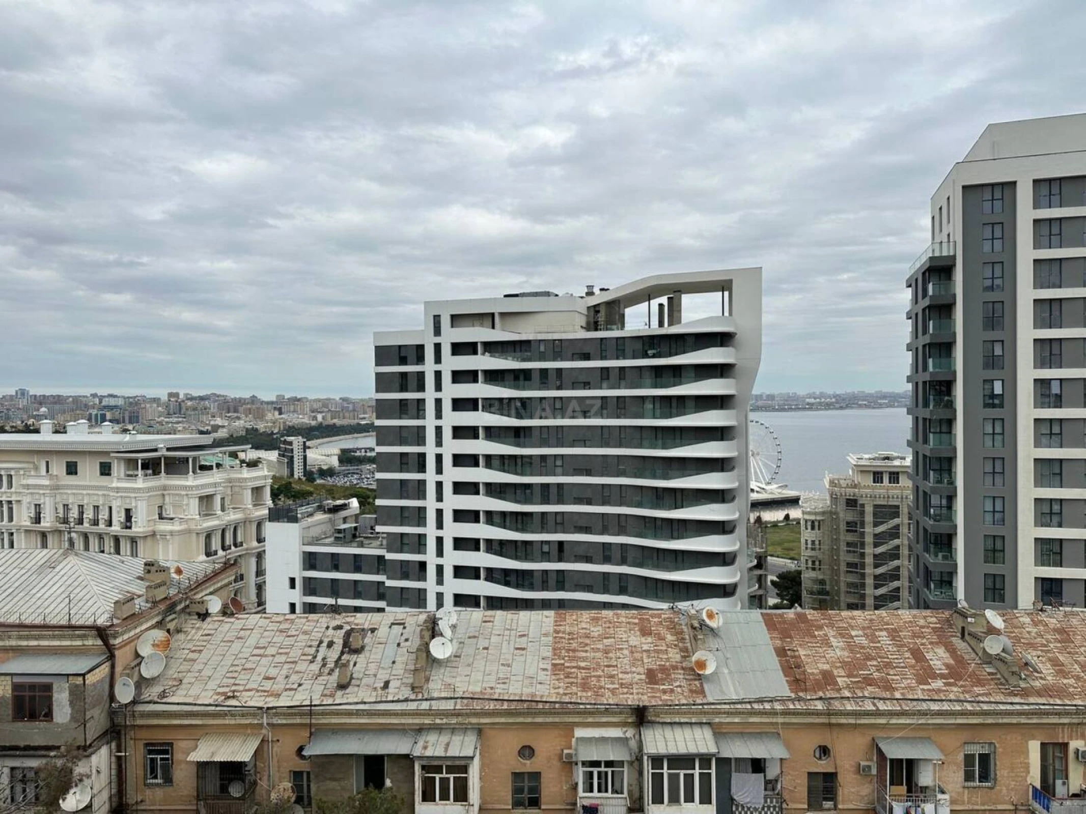 Satılır 3 otaqlı mənzil 92 m²