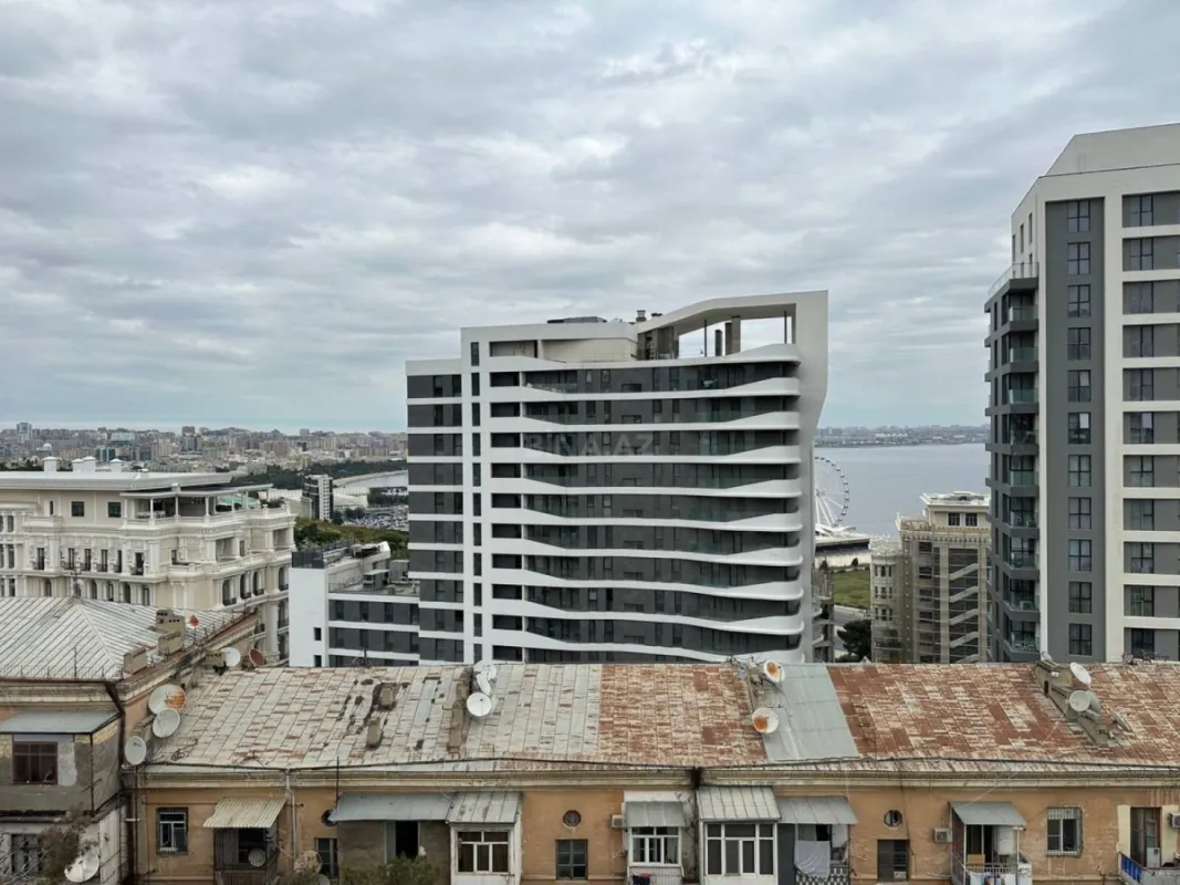 Satılır 3 otaqlı mənzil 92 m²