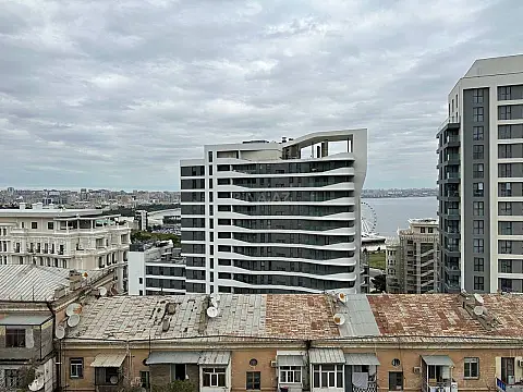 Satılır 3 otaqlı mənzil 92 m²