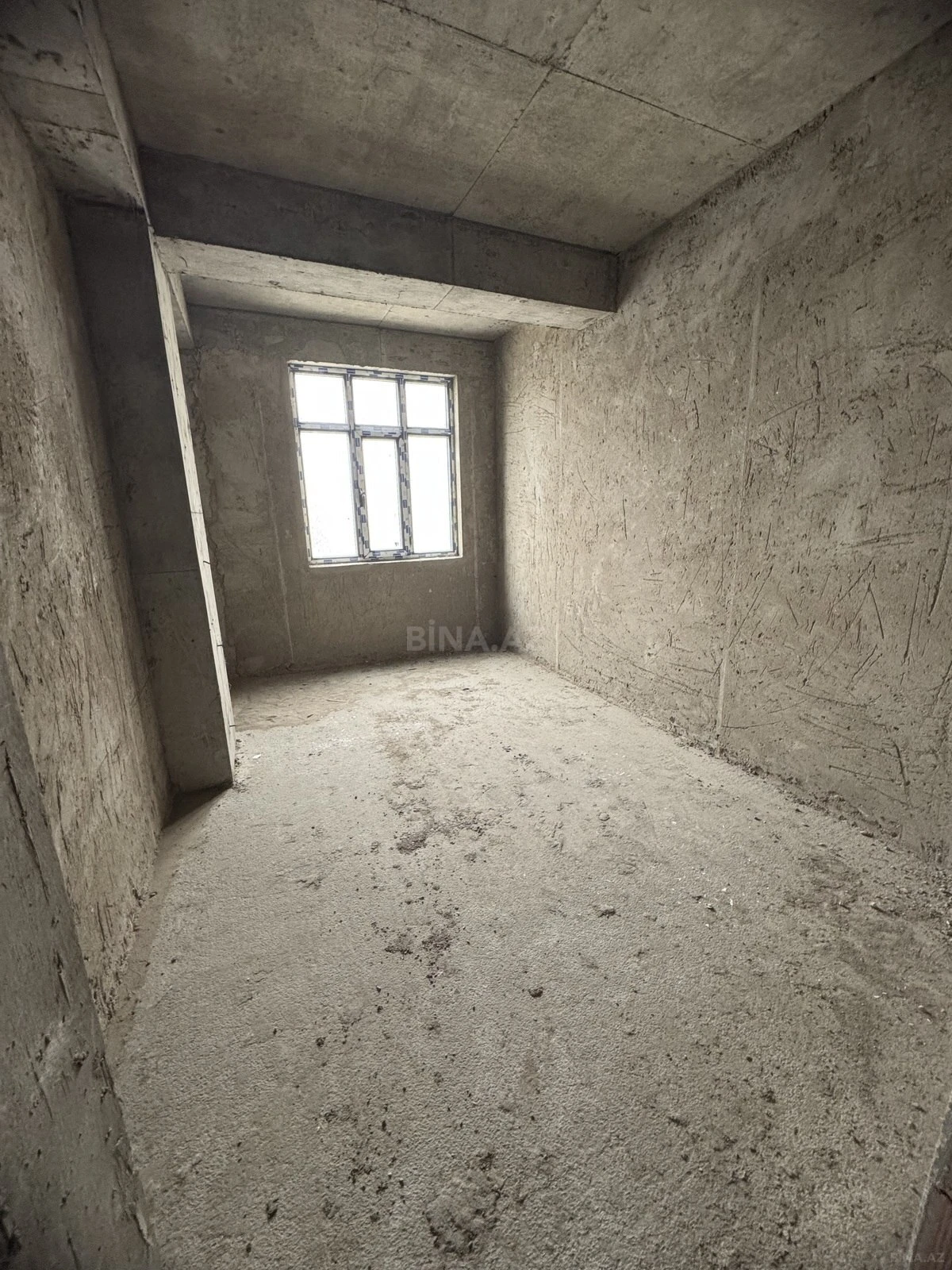 Satılır 4 otaqlı mənzil 130 m²