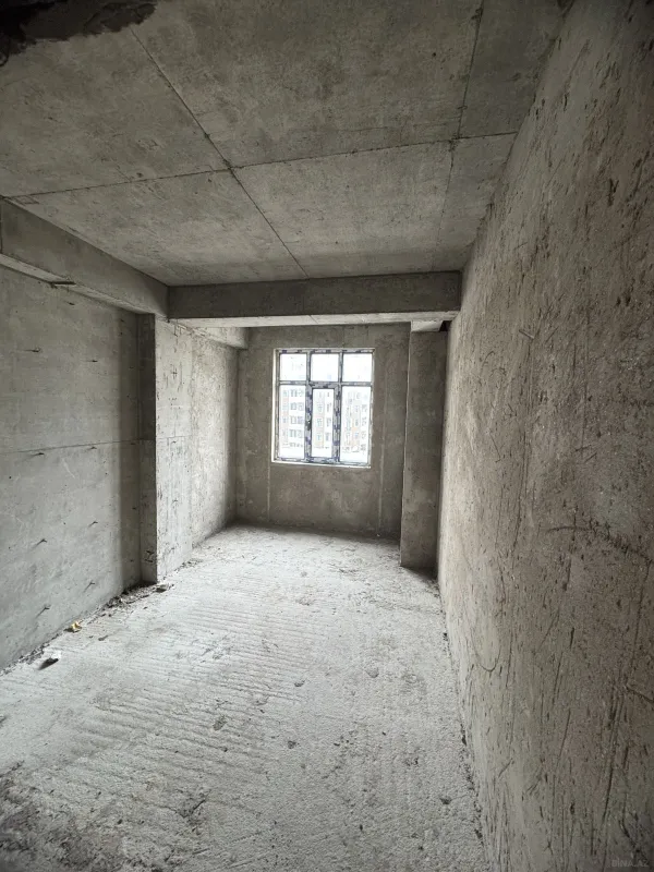 Satılır 4 otaqlı mənzil 130 m²