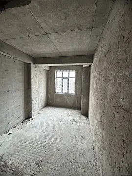 Satılır 4 otaqlı mənzil 130 m²