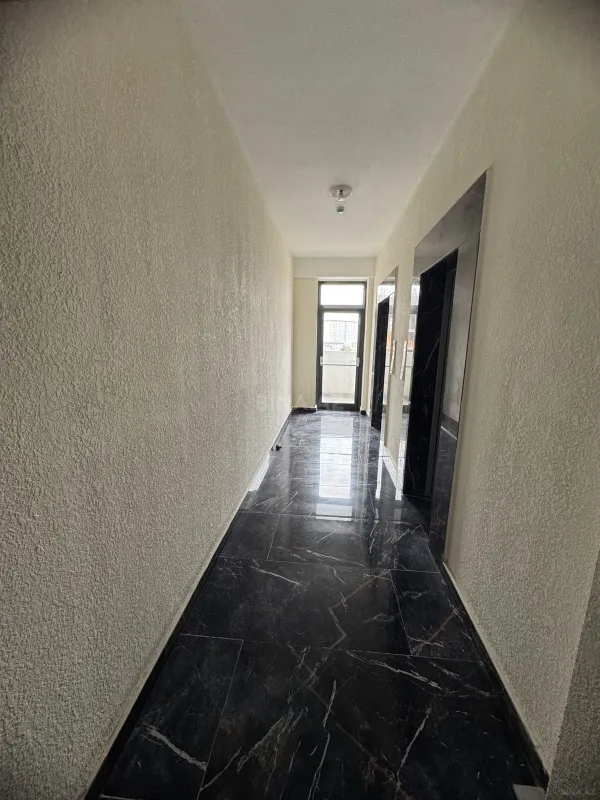 Satılır 4 otaqlı mənzil 130 m²