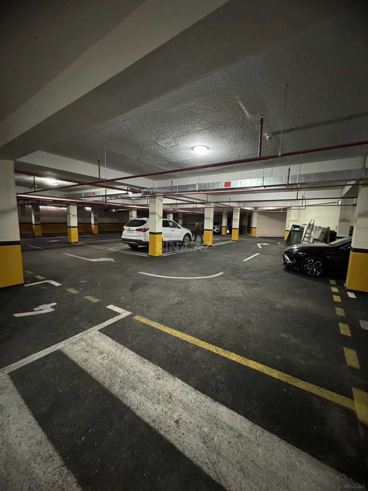 Satılır 4 otaqlı mənzil 130 m²