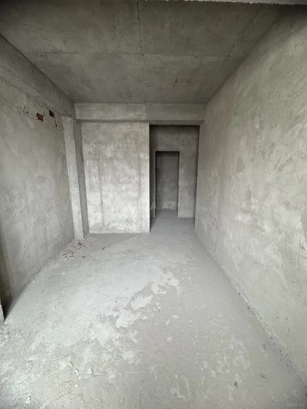 Satılır 4 otaqlı mənzil 130 m²