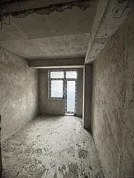 Satılır 4 otaqlı mənzil 130 m²