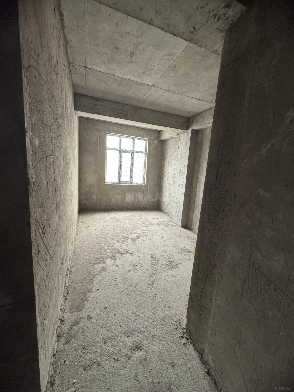 Satılır 4 otaqlı mənzil 130 m²