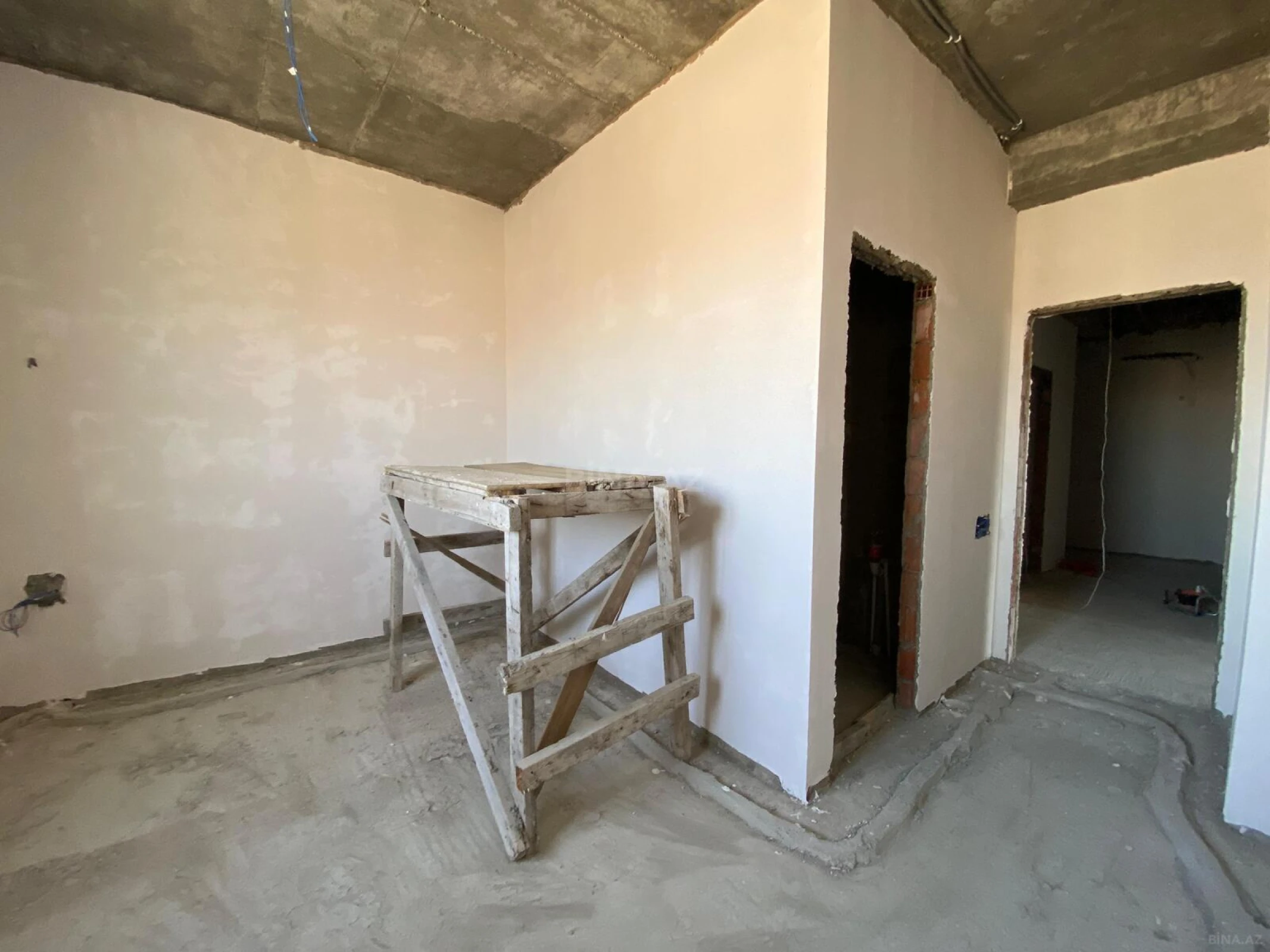 Satılır 3 otaqlı mənzil 157 m²