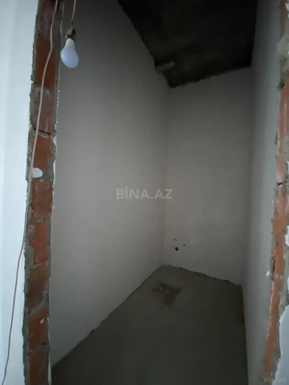 Satılır 3 otaqlı mənzil 157 m²