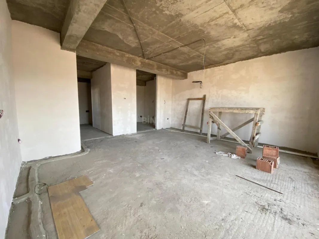 Satılır 3 otaqlı mənzil 157 m²