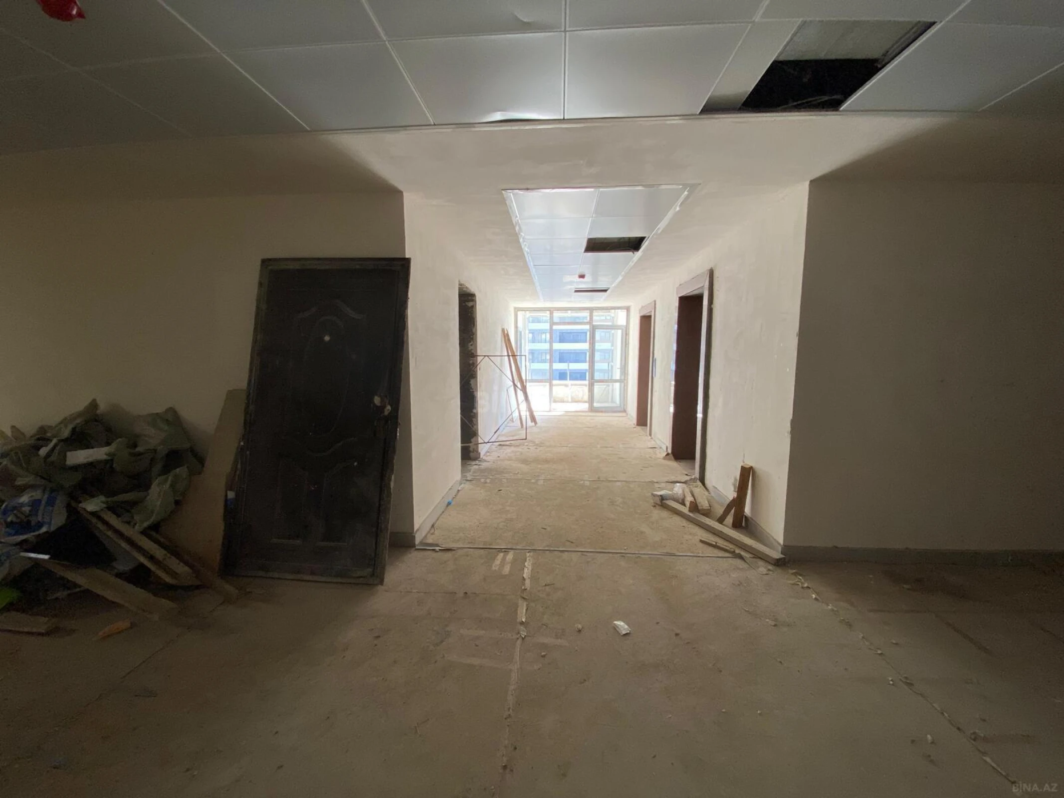 Satılır 3 otaqlı mənzil 157 m²