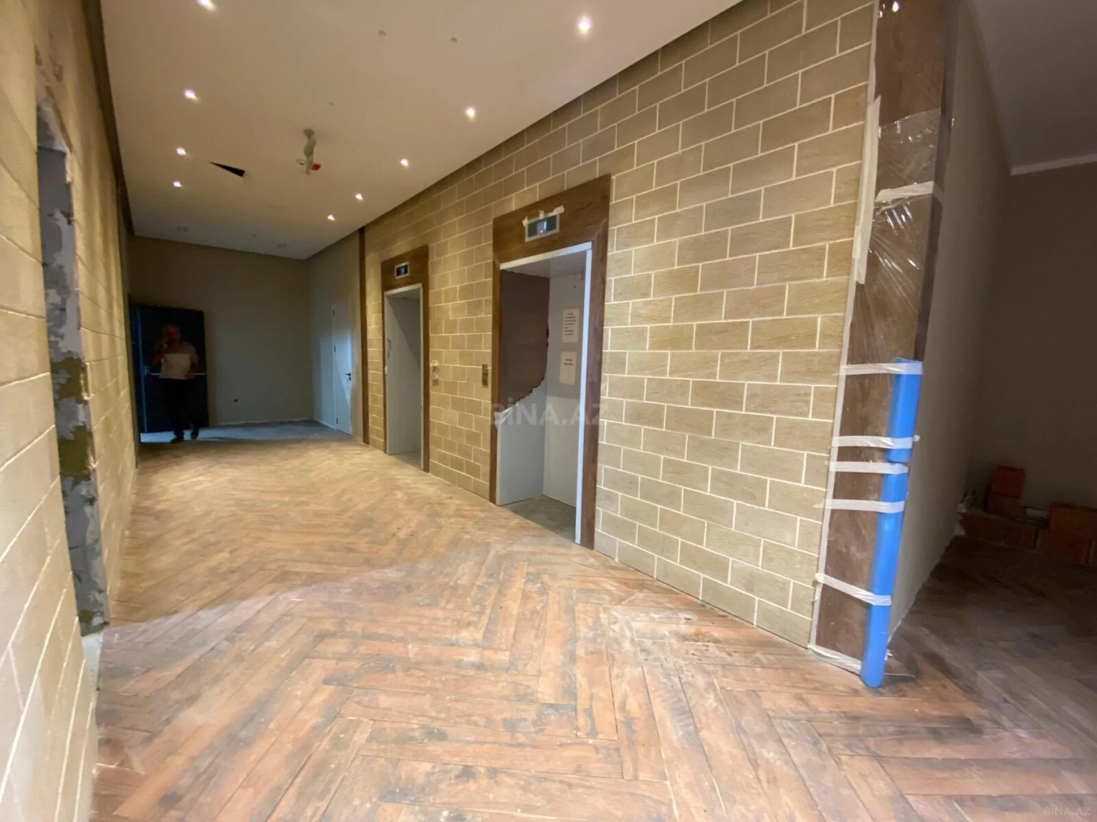 Satılır 3 otaqlı mənzil 157 m²