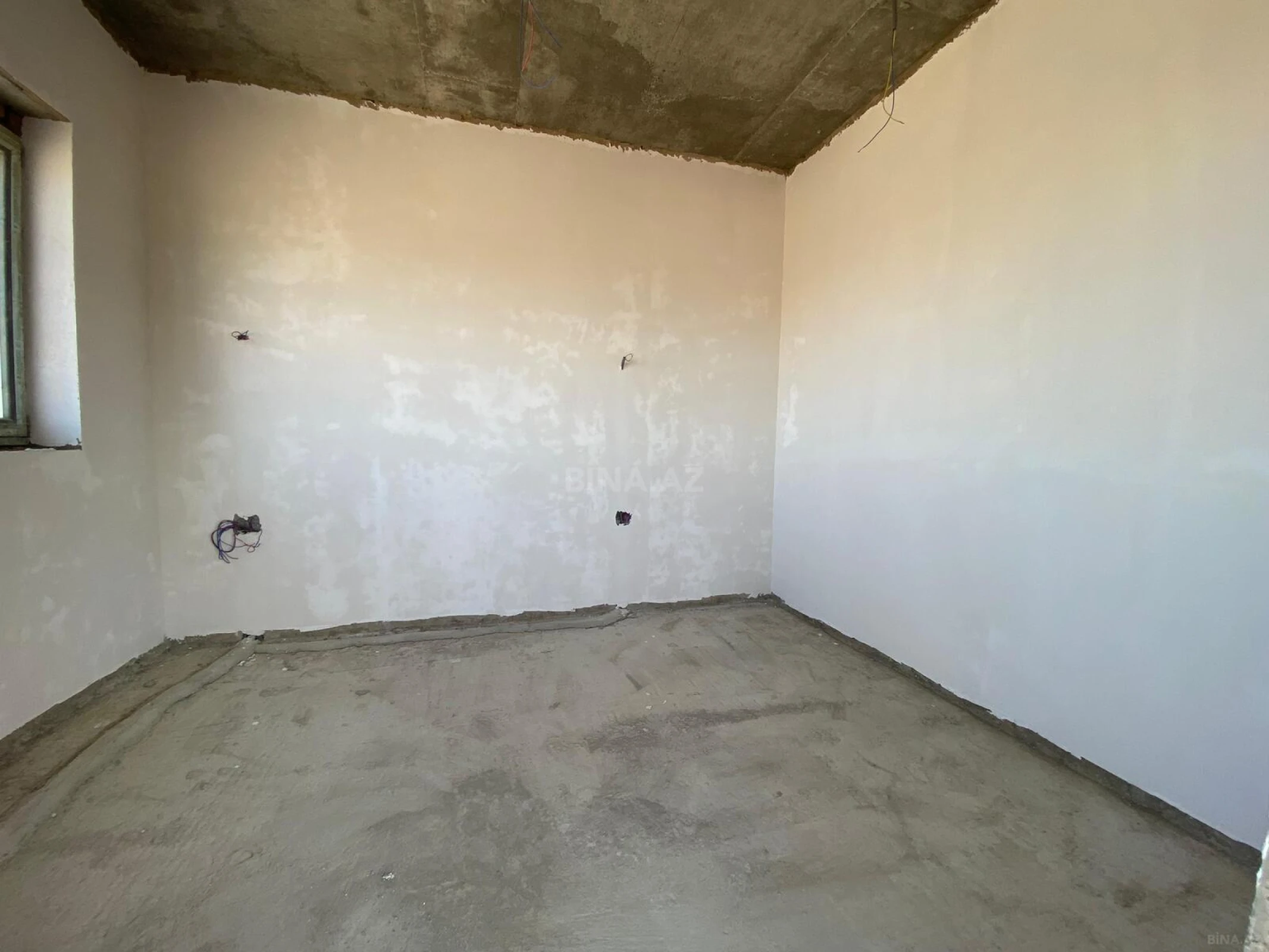 Satılır 3 otaqlı mənzil 157 m²