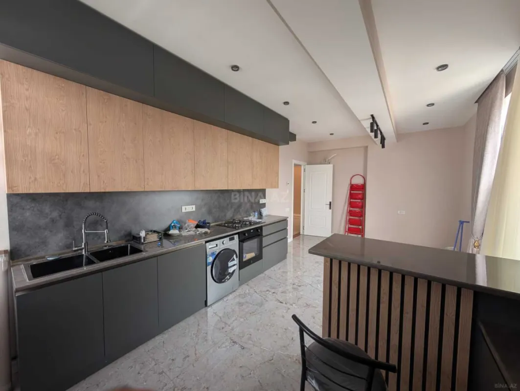 Kirayə verilir 4 otaqlı mənzil 150 m²