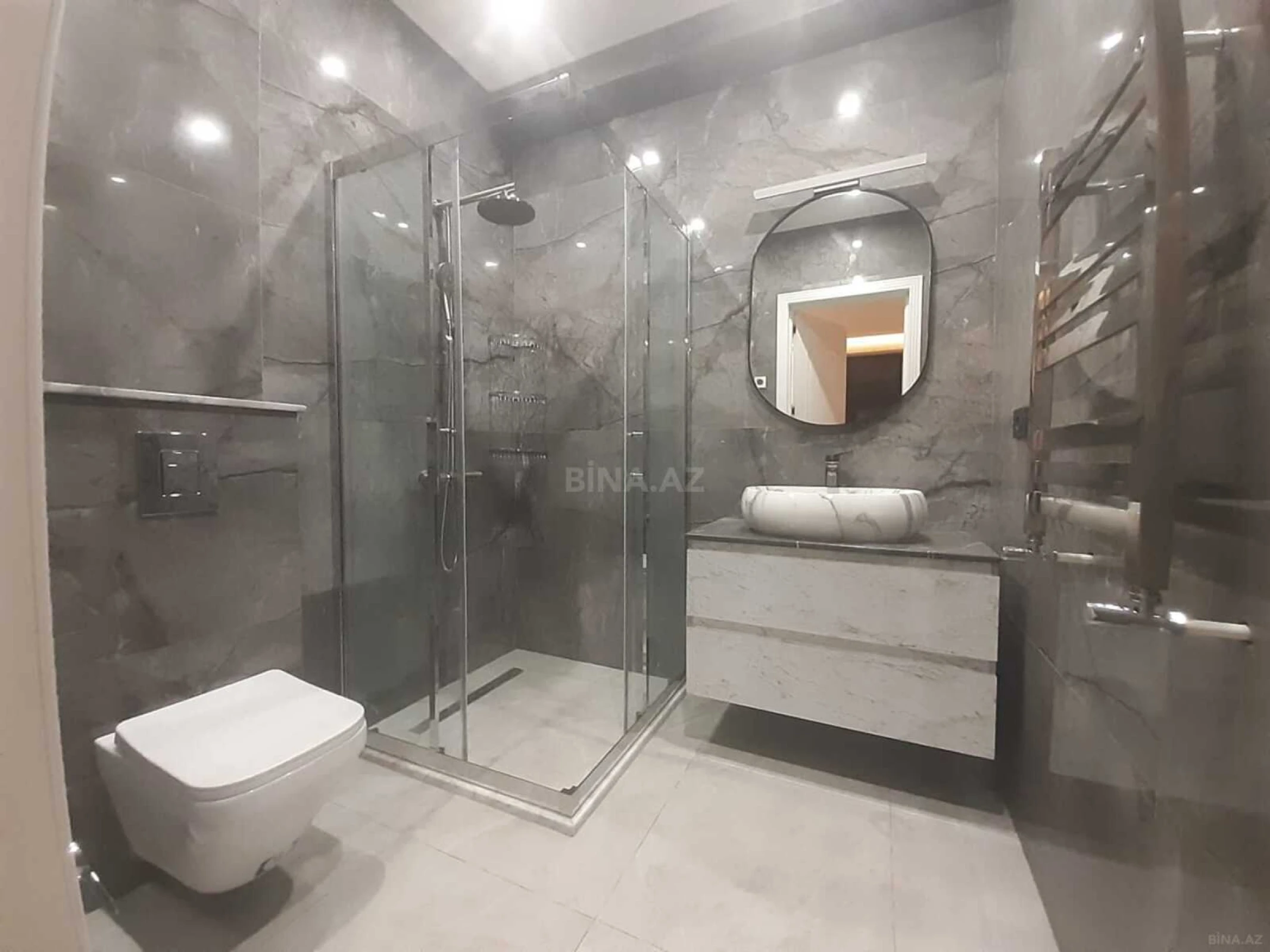 Kirayə verilir 4 otaqlı mənzil 150 m²