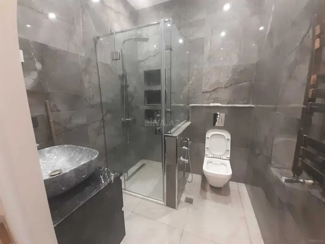 Kirayə verilir 4 otaqlı mənzil 150 m²