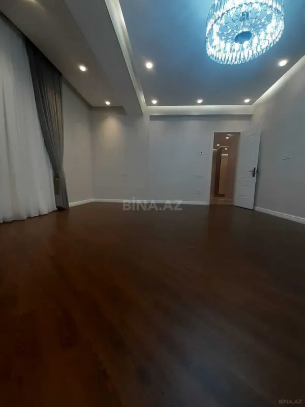 Kirayə verilir 4 otaqlı mənzil 150 m²