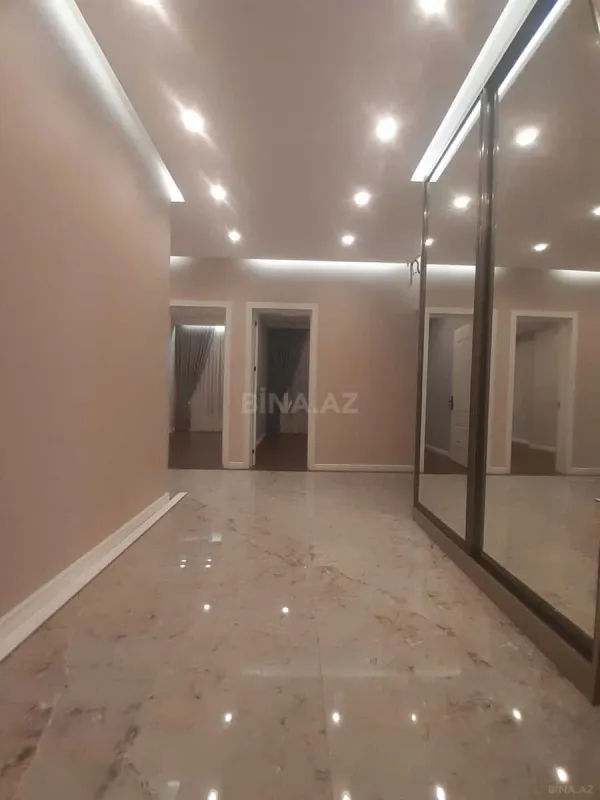 Kirayə verilir 4 otaqlı mənzil 150 m²
