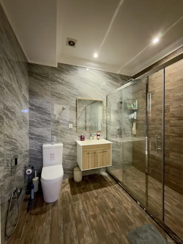 Satılır 2 otaqlı mənzil 111 m²