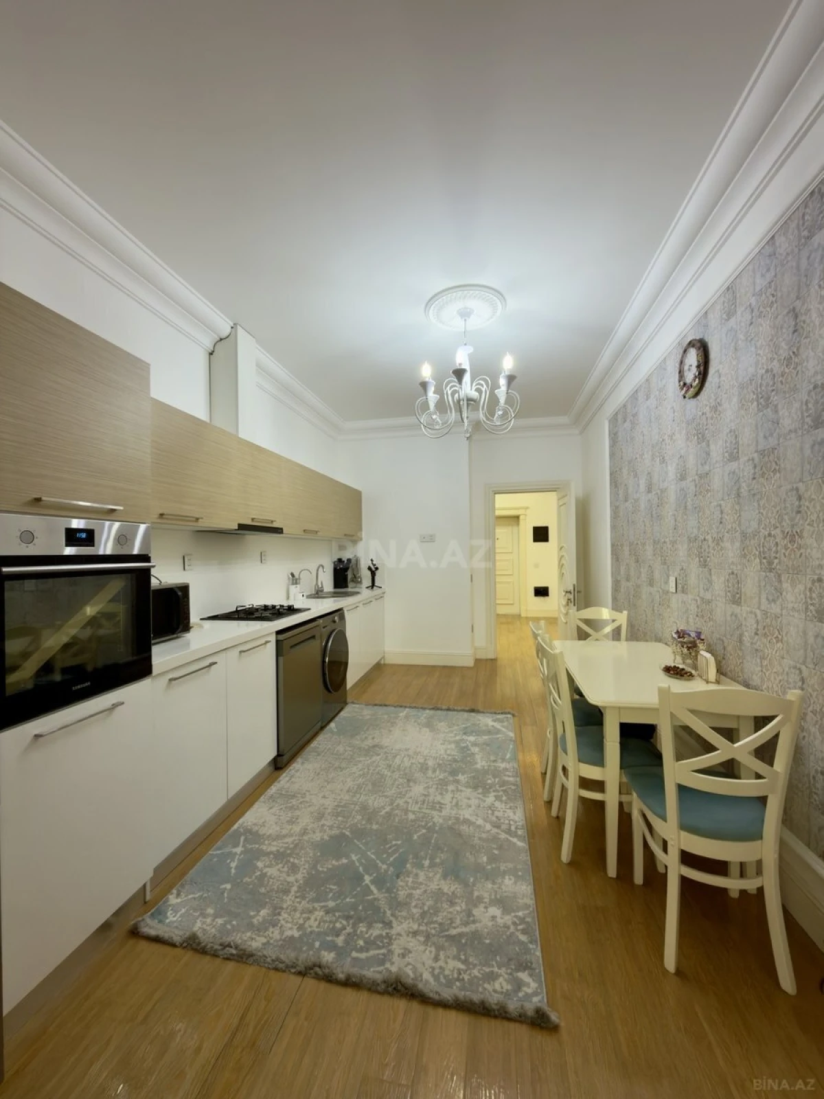 Satılır 2 otaqlı mənzil 111 m²