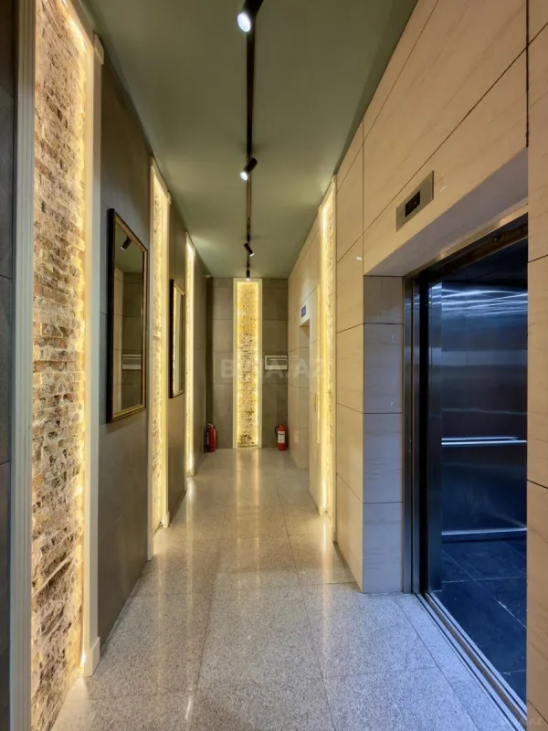 Satılır 2 otaqlı mənzil 111 m²