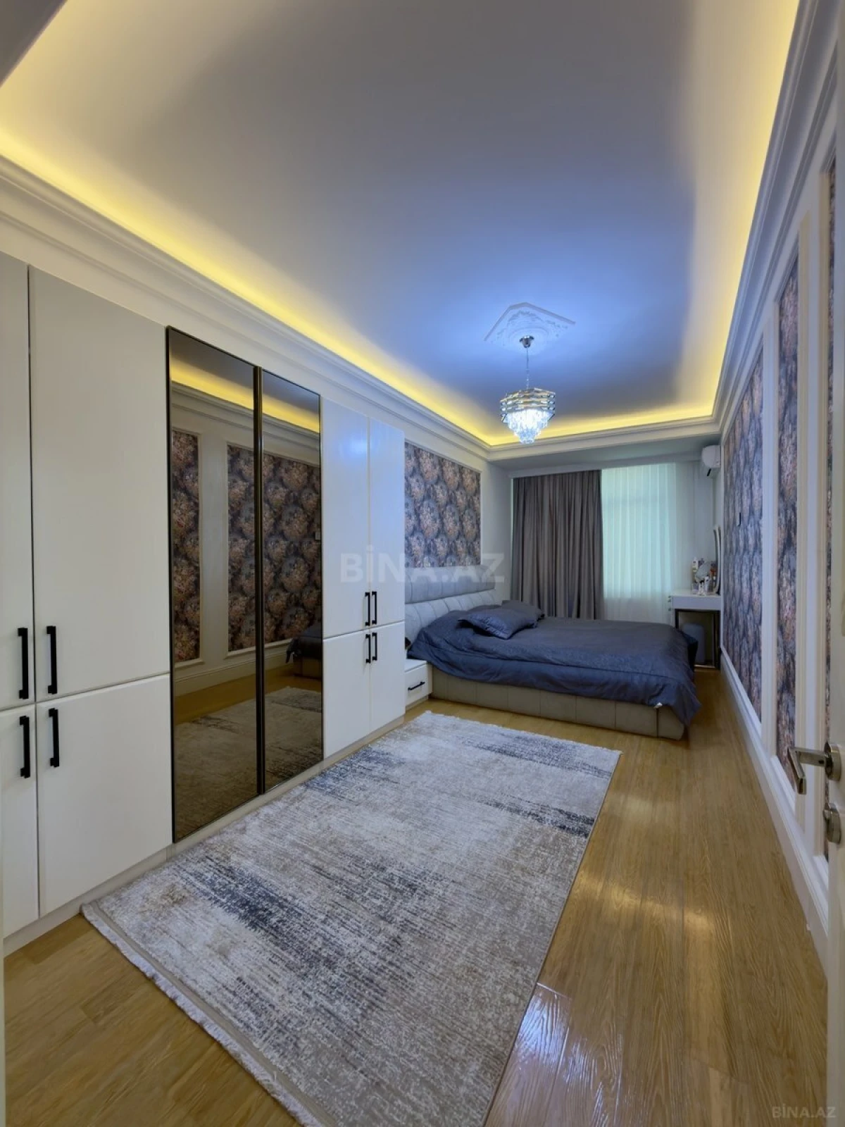 Satılır 2 otaqlı mənzil 111 m²
